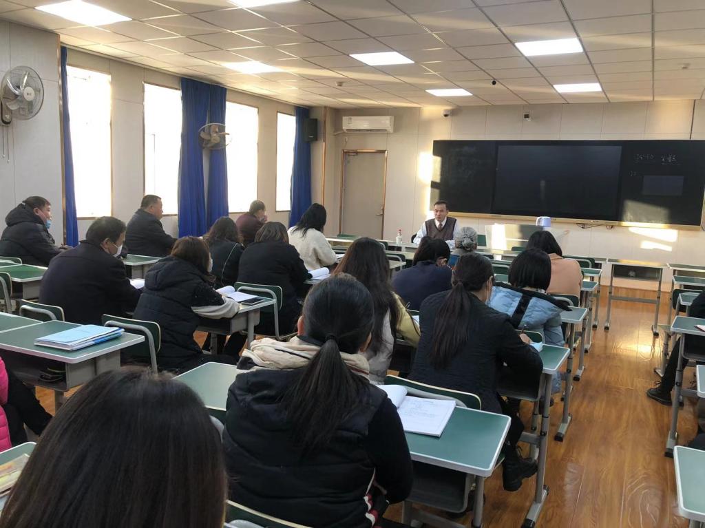 吴立宝教授与数学学科教师座谈